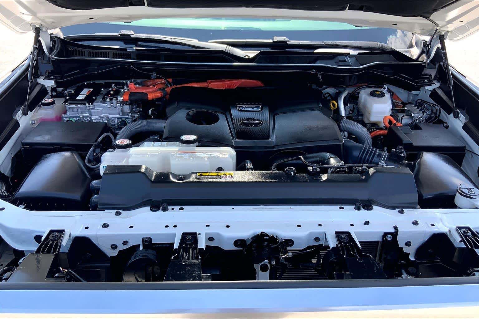 Used 2023 Ice Cap Toyota Limited Hybrid image 31