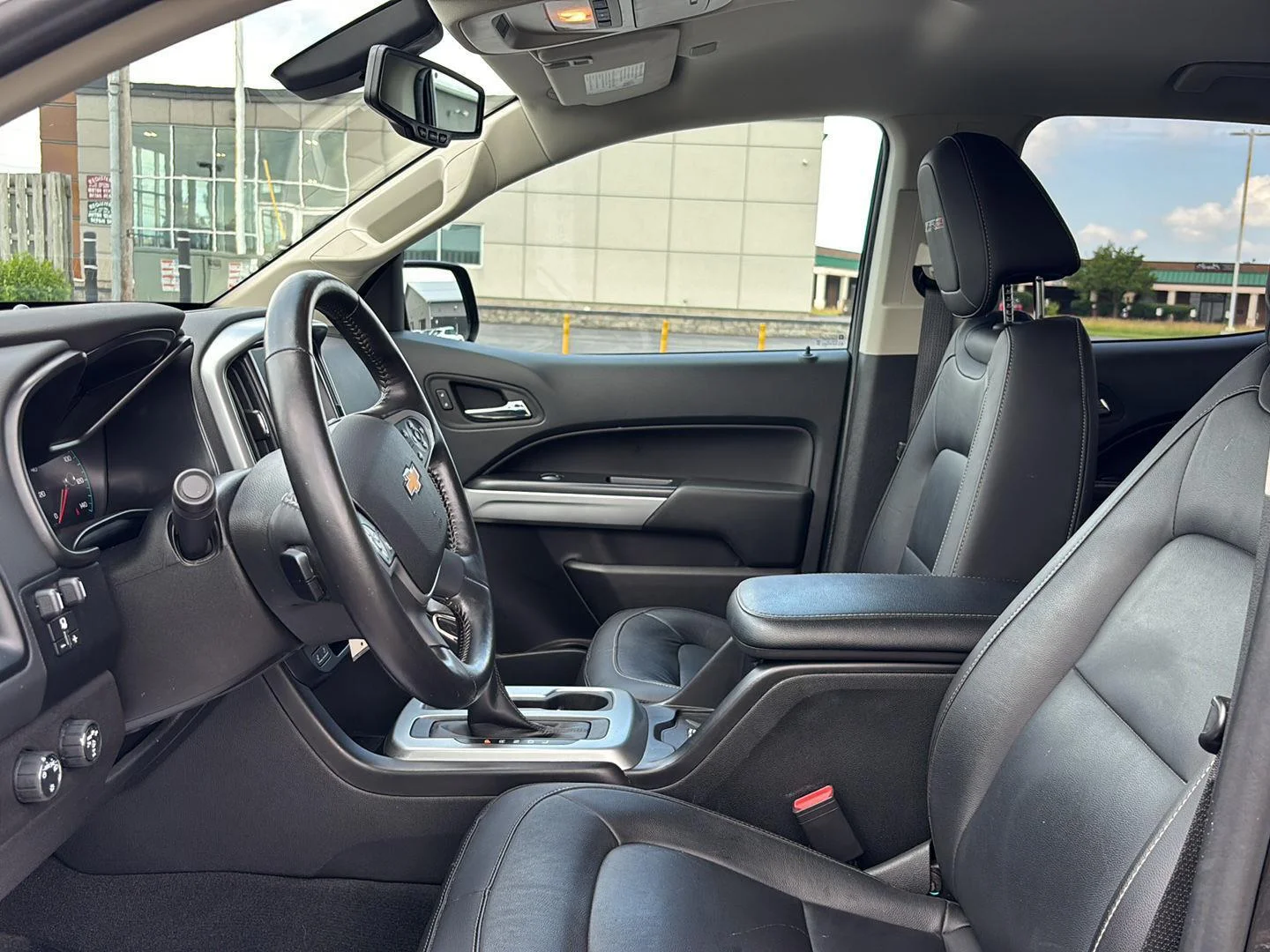 Used 2022 Black Chevrolet 4WD ZR2 image 28