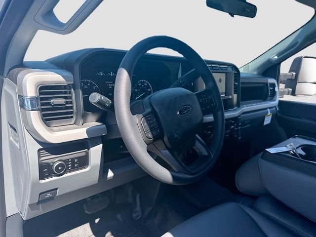 2025 Ford F-350 Super Duty Chassis Cab XL - Photo 40