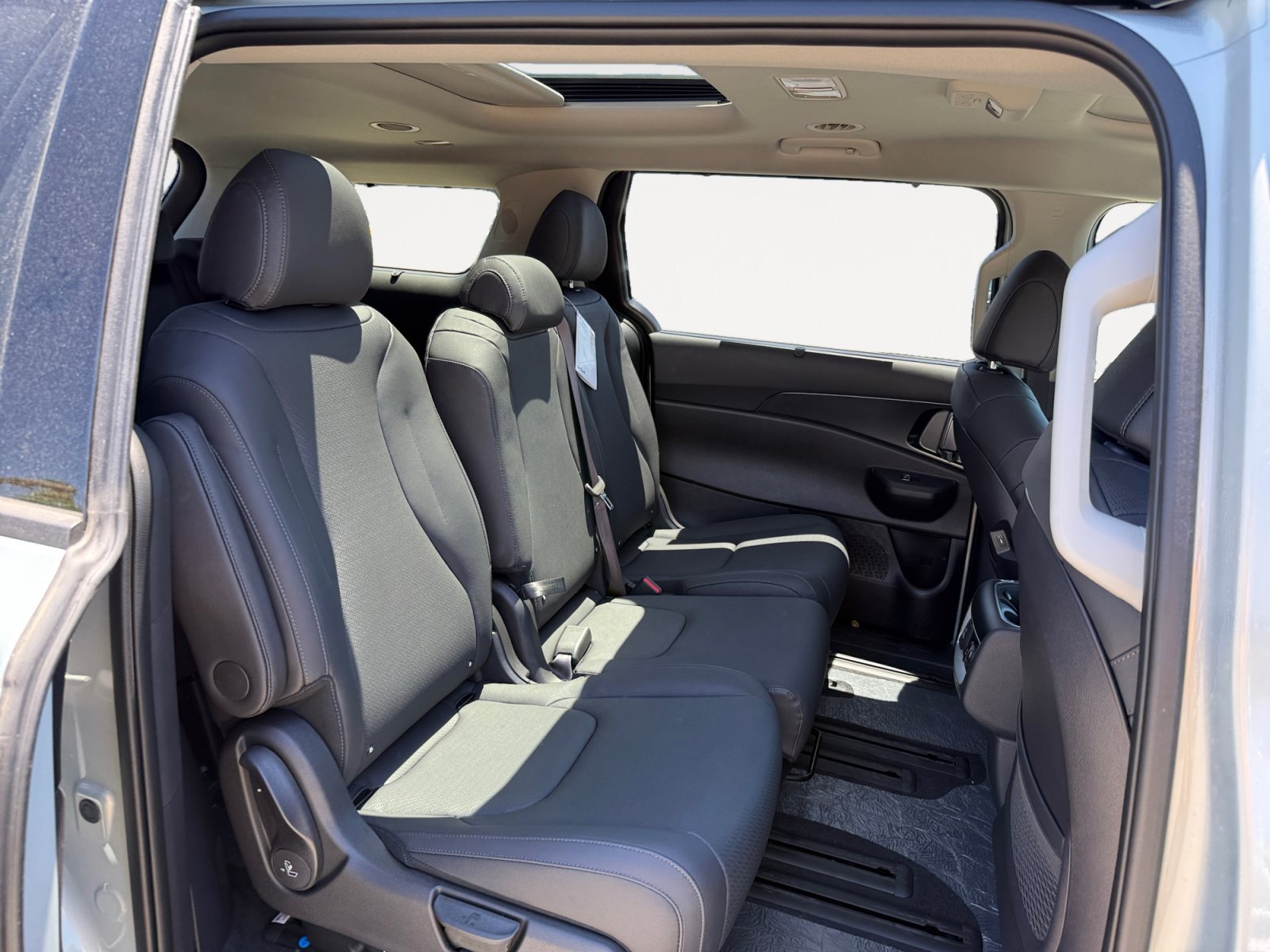 New 2026 Ivory Silver Kia SX Prestige image 18