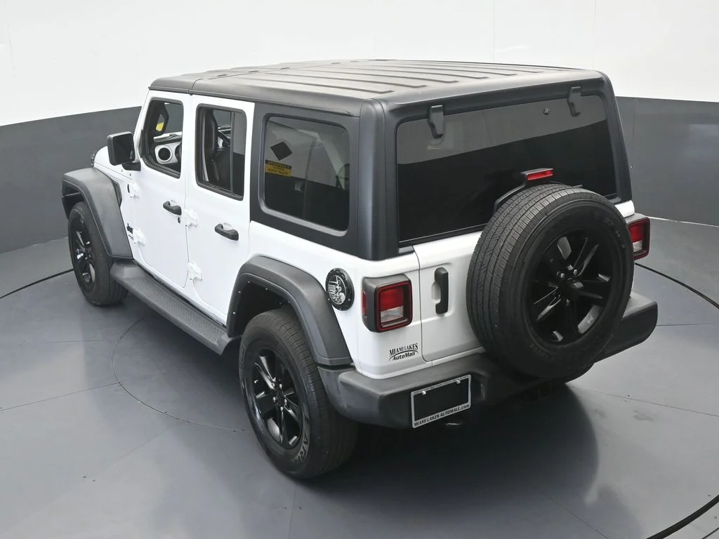 Used 2022 Bright White Clearcoat Jeep Unlimited Sport Altitude image 52