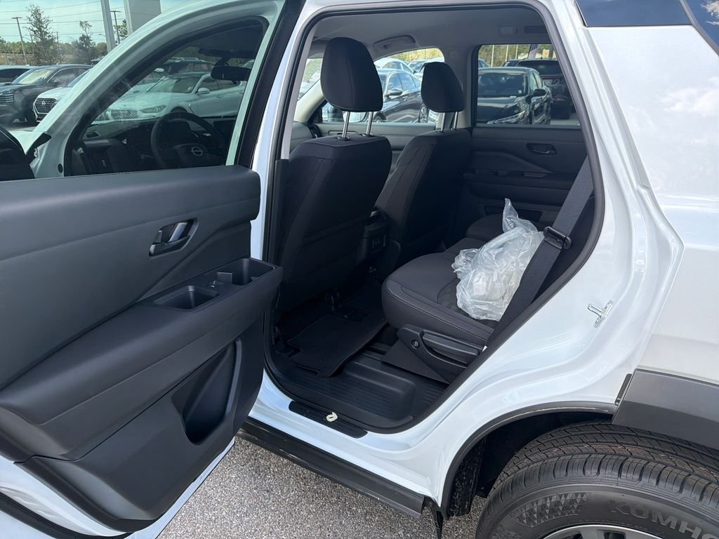 New 2026 Nissan Pathfinder SV 4D Sport Utility