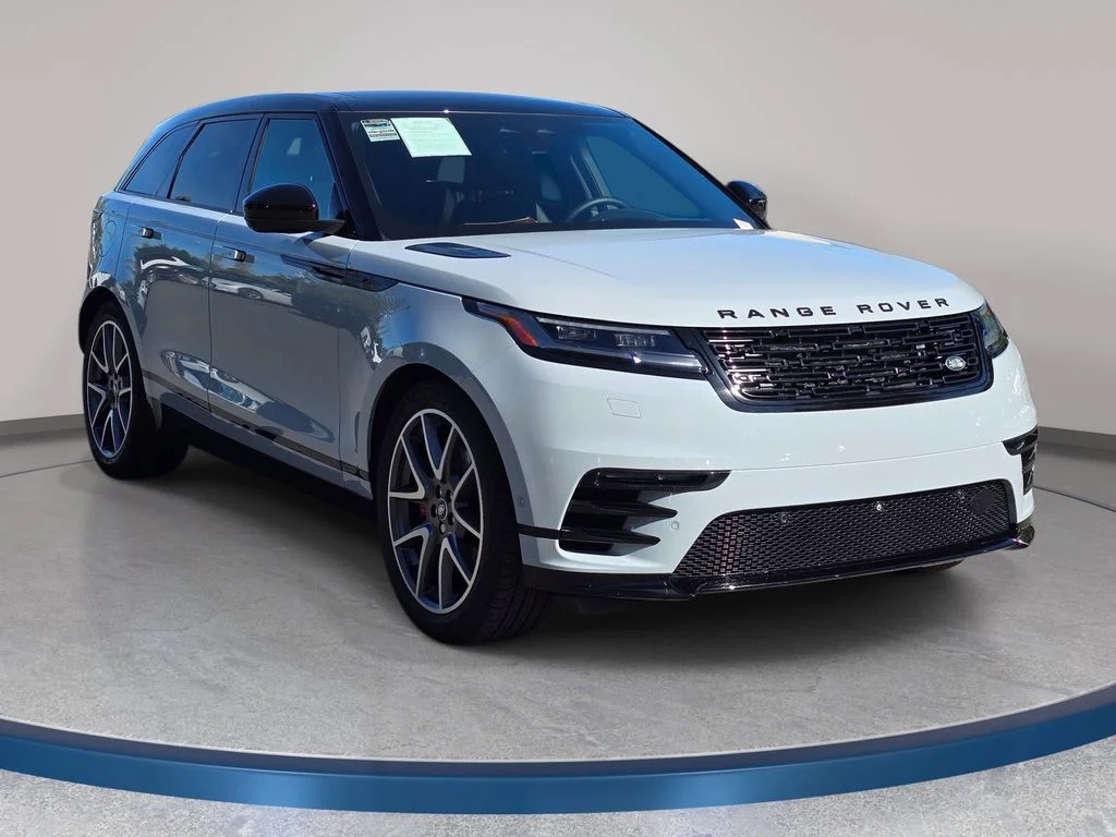 Certified Used 2025 Gray Land Rover Dynamic SE image 3