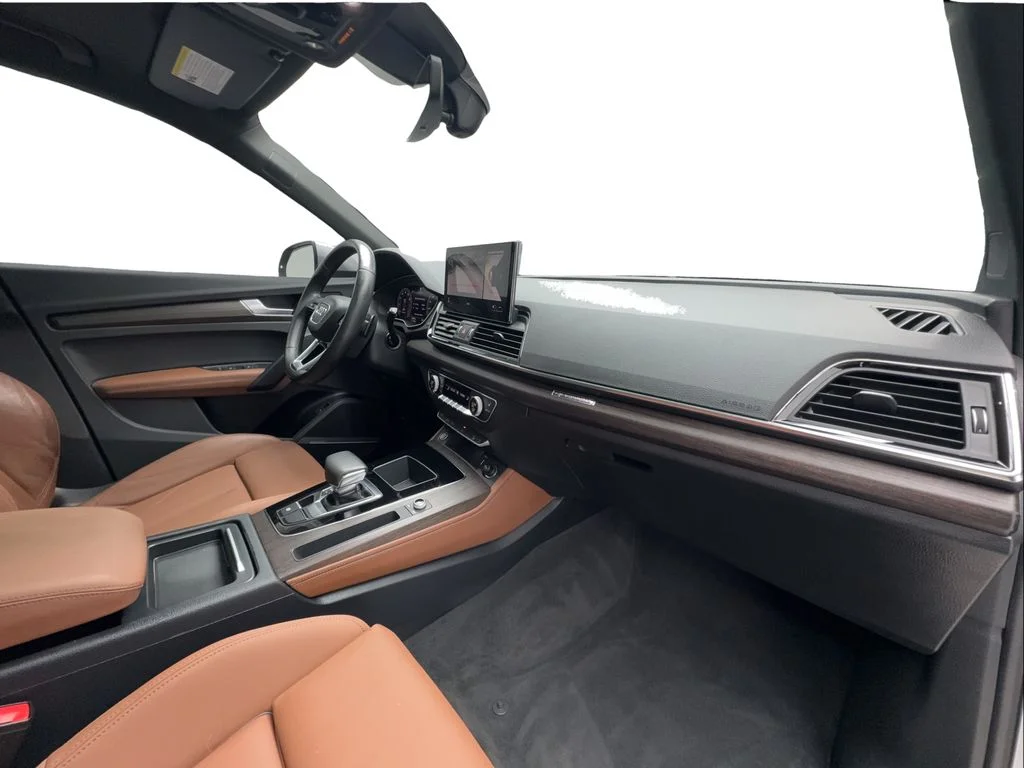 Used 2022 Black Audi  image 31