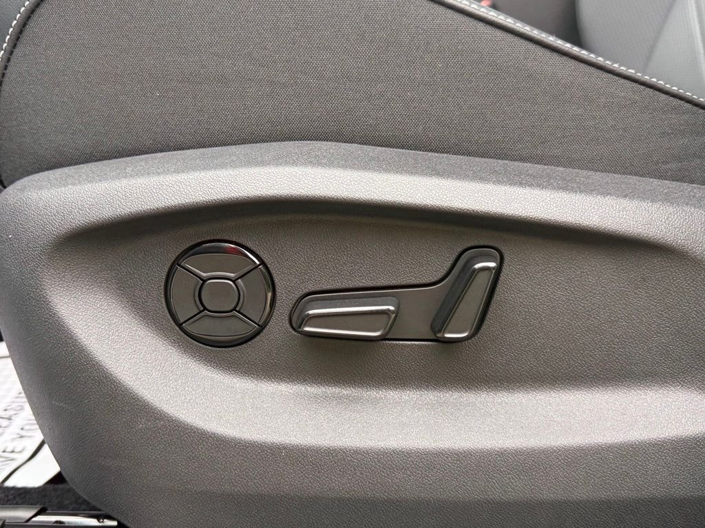 New 2026 White Volkswagen 2.0T SE image 25