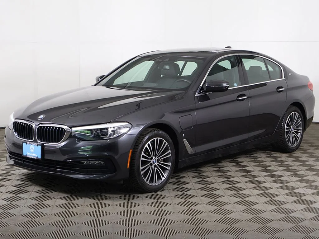 Used 2018 Dark Graphite BMW 530e xDrive iPerformance image 10