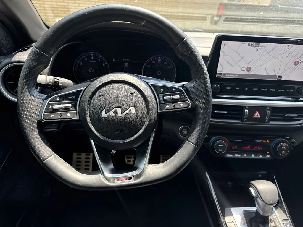 Used 2022 Snow White Pearl Kia GT-Line image 13