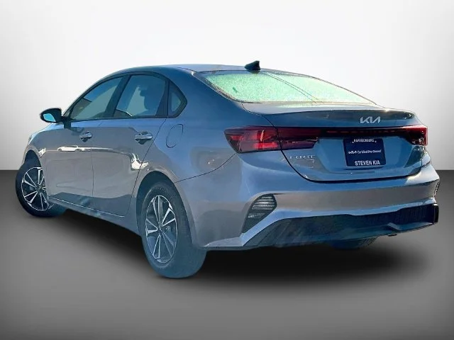 Used 2023 Gray Kia LXS image 4