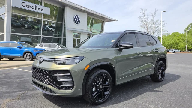 2026 Volkswagen Tiguan SE R-Line Black