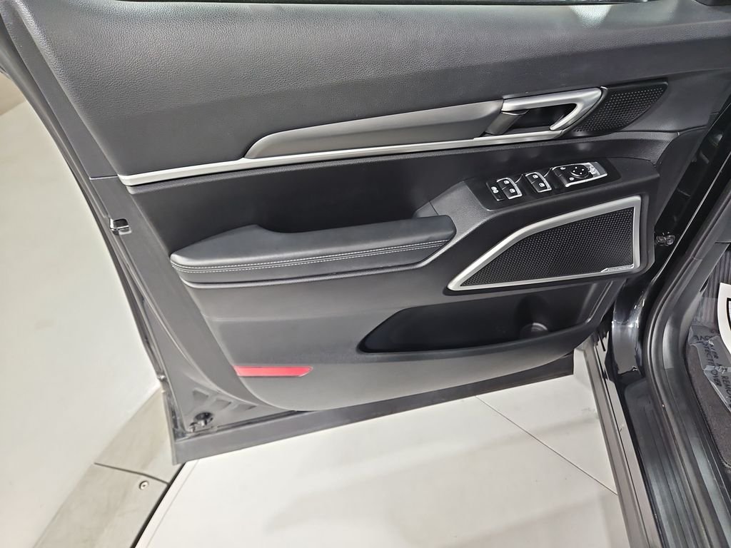 Used 2020 Ebony Black Kia LX image 11