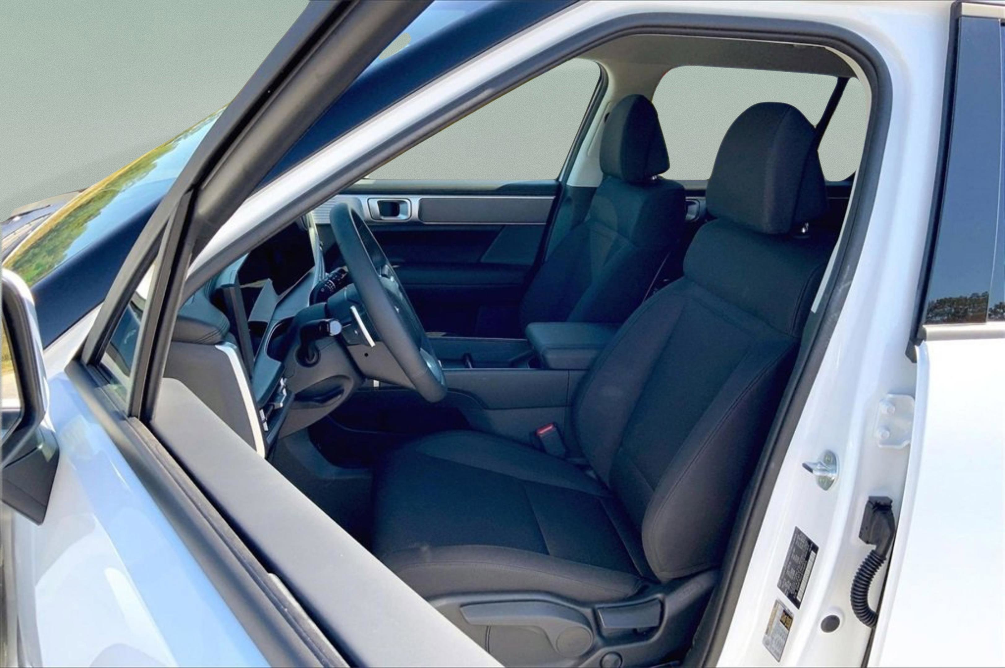 New 2026 Serenity White Hyundai SE image 13