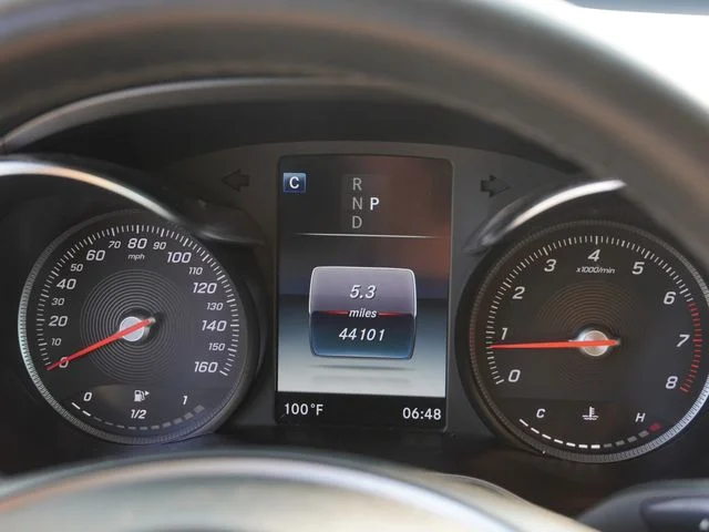 Used 2019 White Mercedes-Benz GLC 300 image 32
