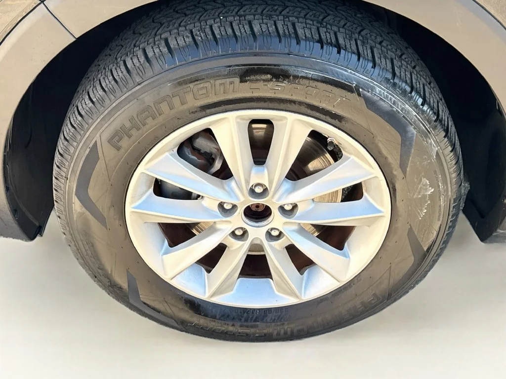 Used 2019 Black Kia L image 37
