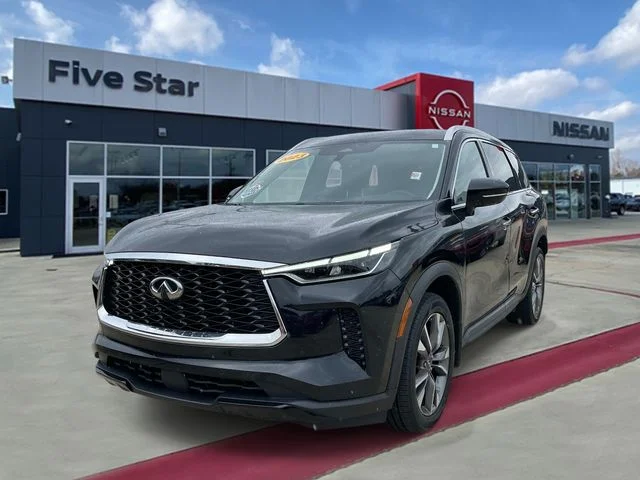 Used 2023 Black INFINITI LUXE image 3