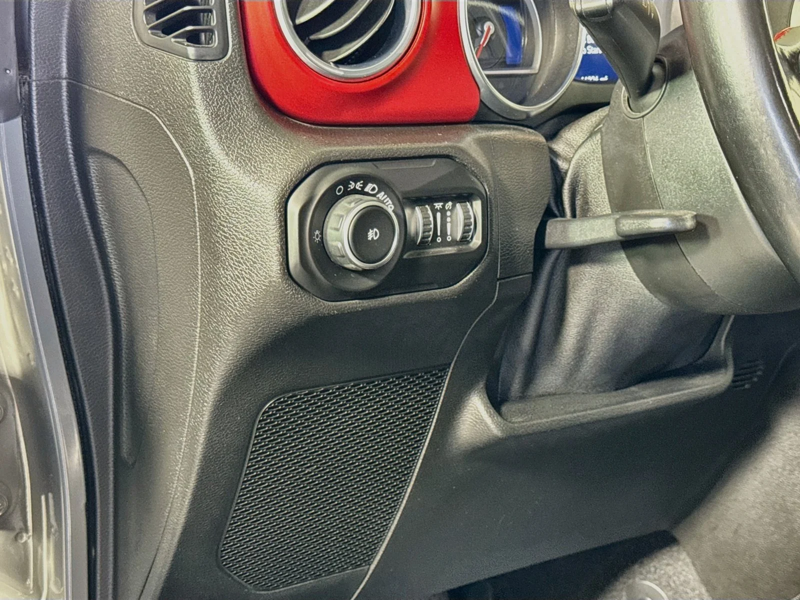 Used 2020 Sting-Gray Clearcoat Jeep Rubicon image 13