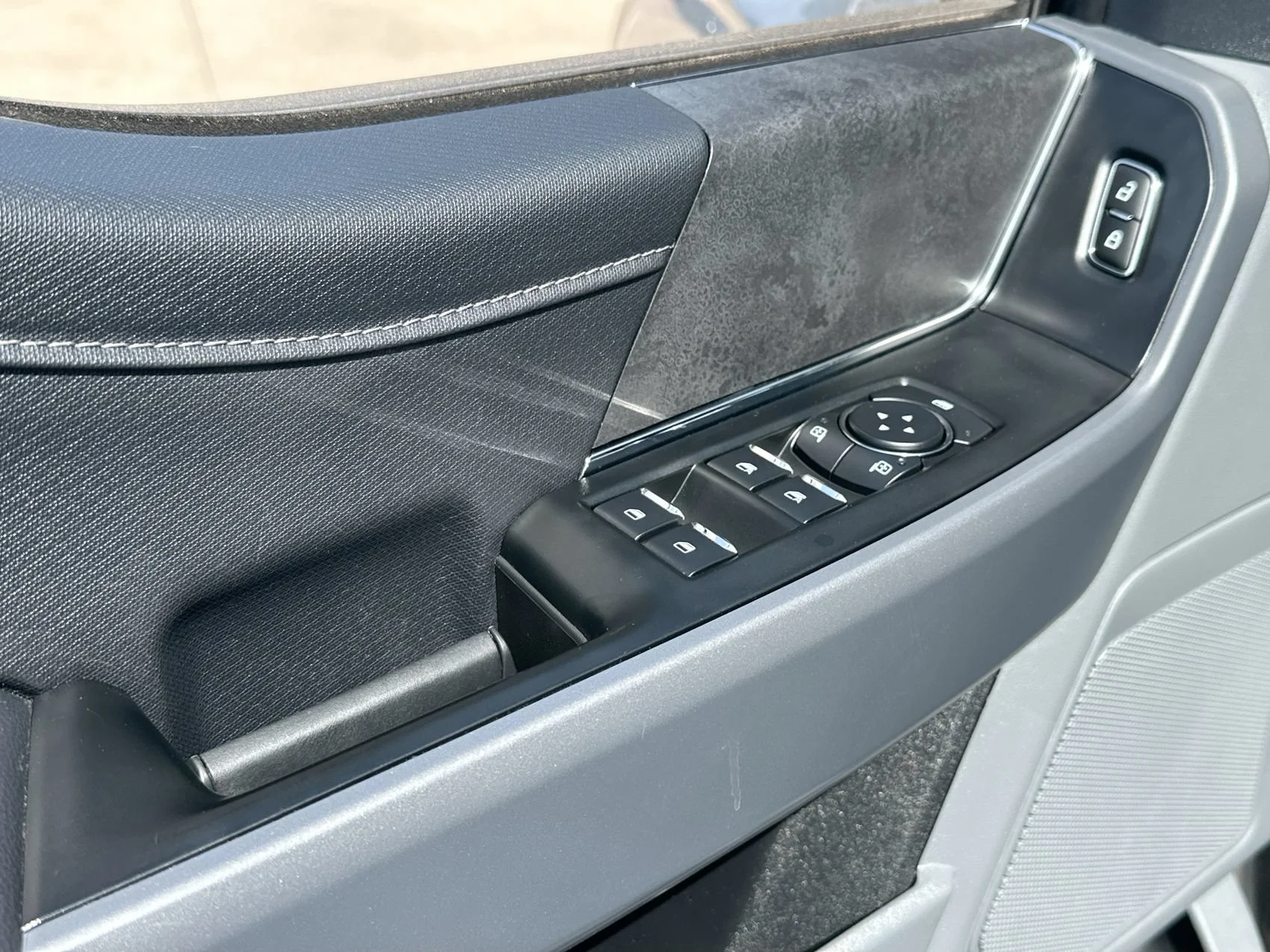 Used 2025 Silver Metallic Ford XLT image 13