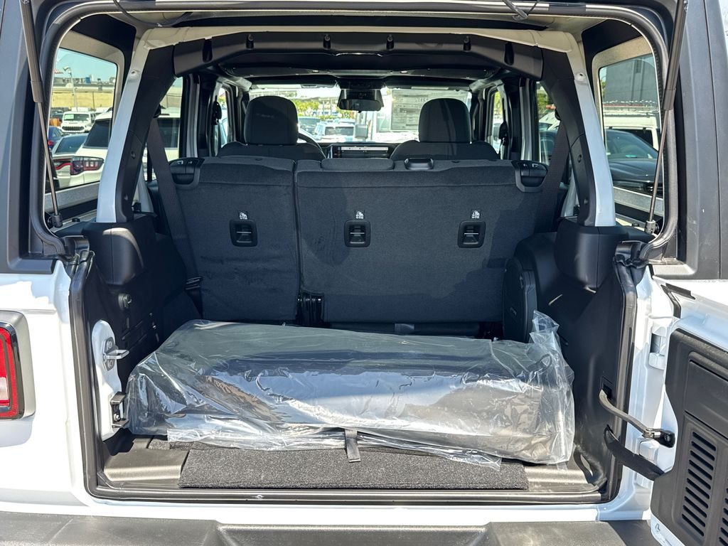 New 2026 Bright White Clear-Coat Exterior Paint Jeep 85th Anniversary Edition image 13