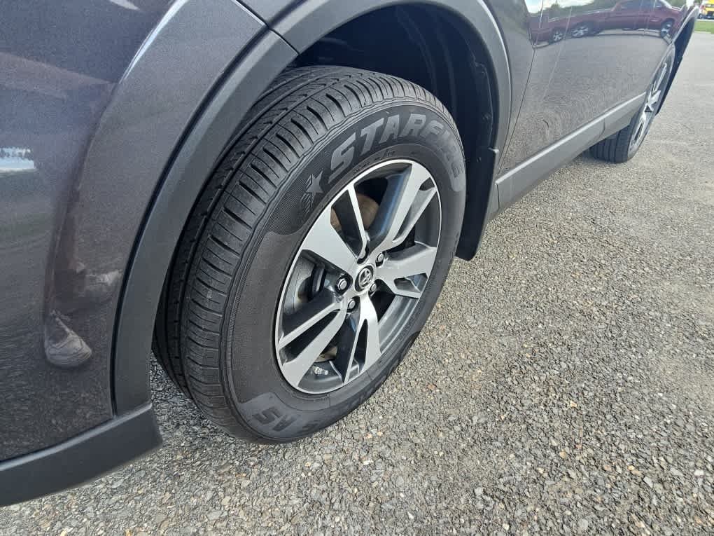 Used 2018 Magnetic Gray Metallic Toyota XLE image 10