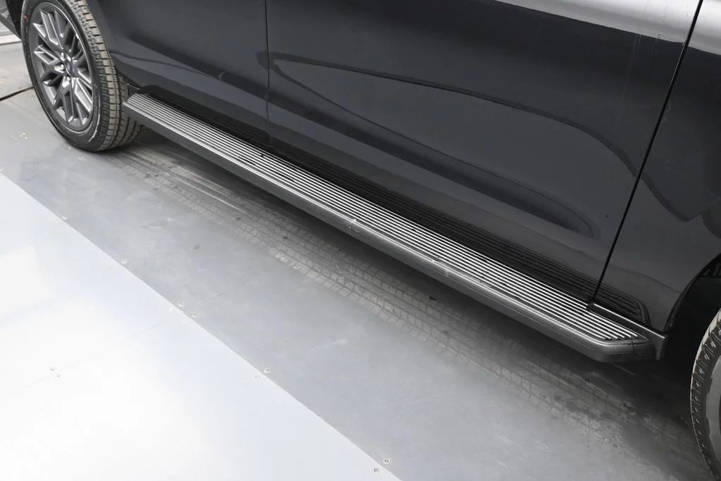 New 2026 Black Ford Platinum image 25