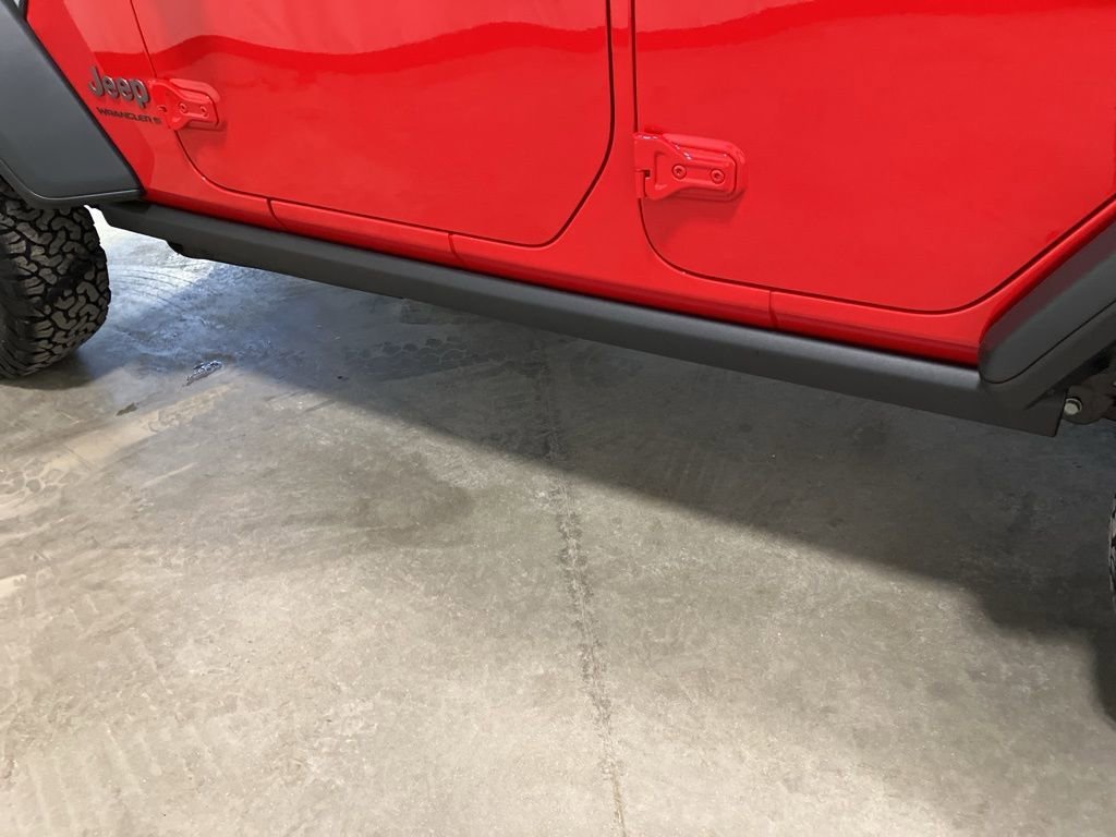 New 2026 Firecracker Red Clear-Coat Exterior Paint Jeep Rubicon image 25