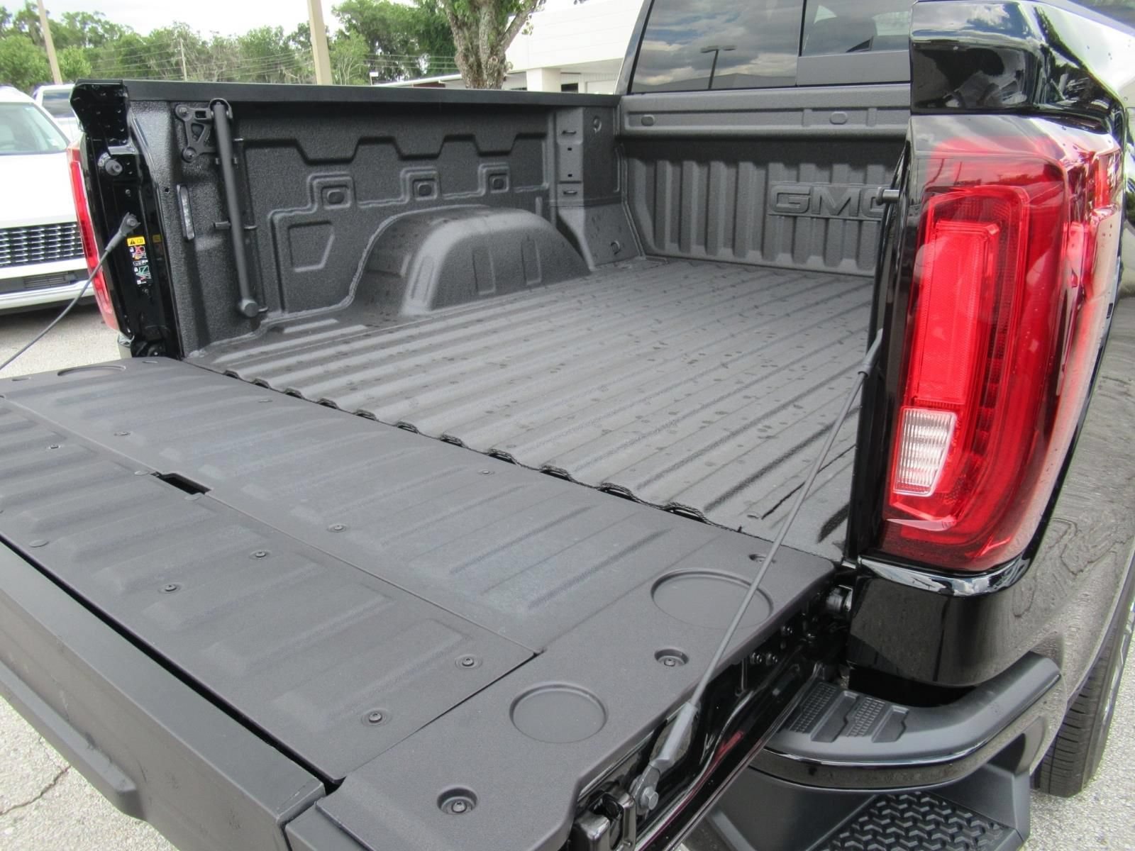 2026 GMC Sierra 1500 Denali - Photo 9