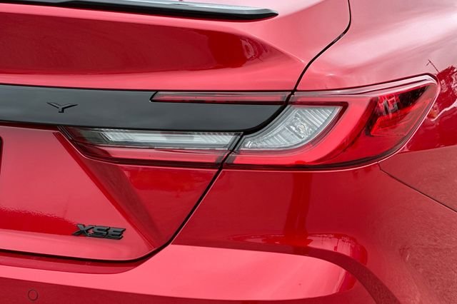 New 2026 Supersonic Red with Midnight Black Metallic roof Toyota XSE image 32