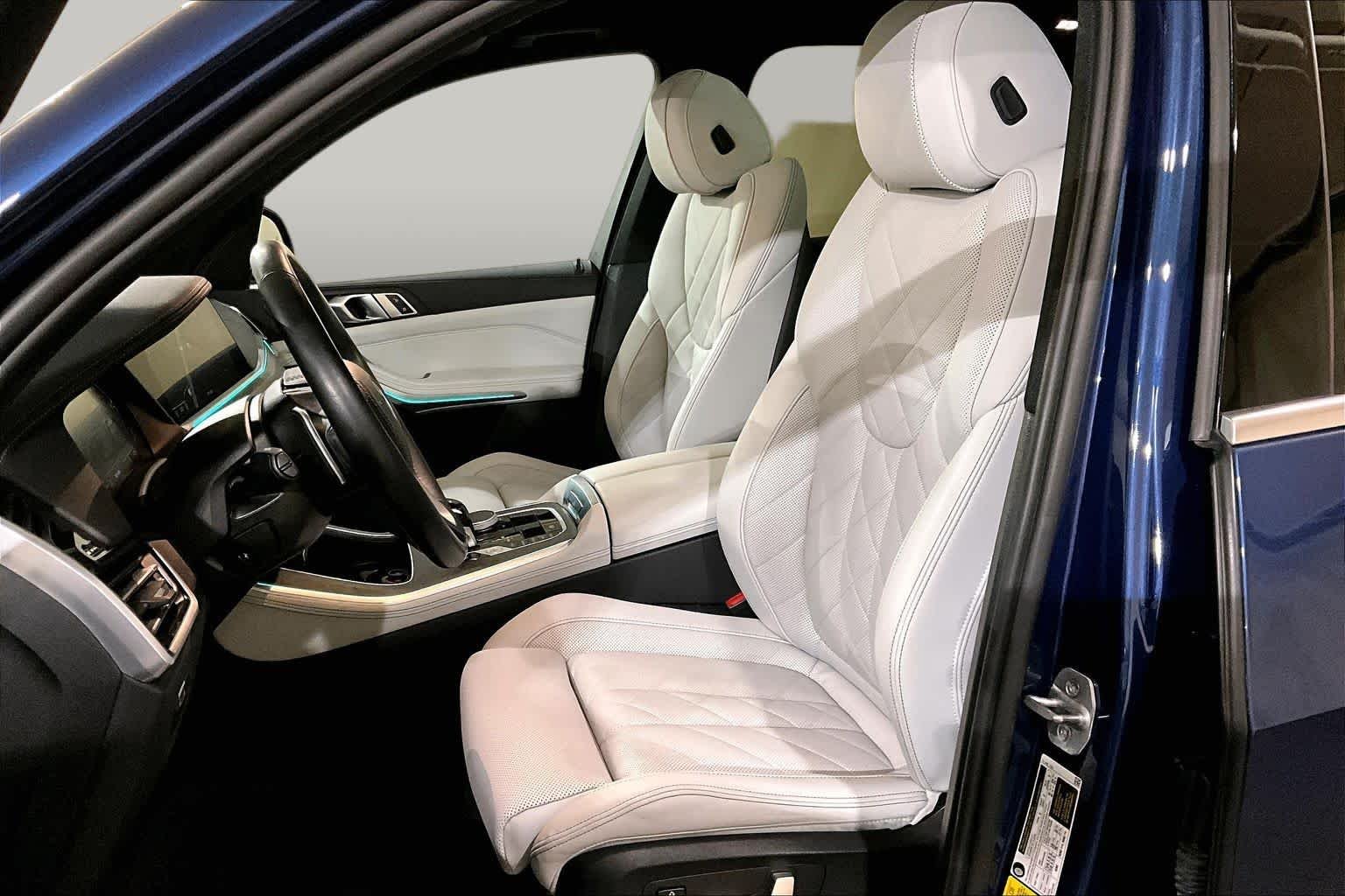 Certified Used 2023 Phytonic Blue Metallic BMW xDrive40i image 8
