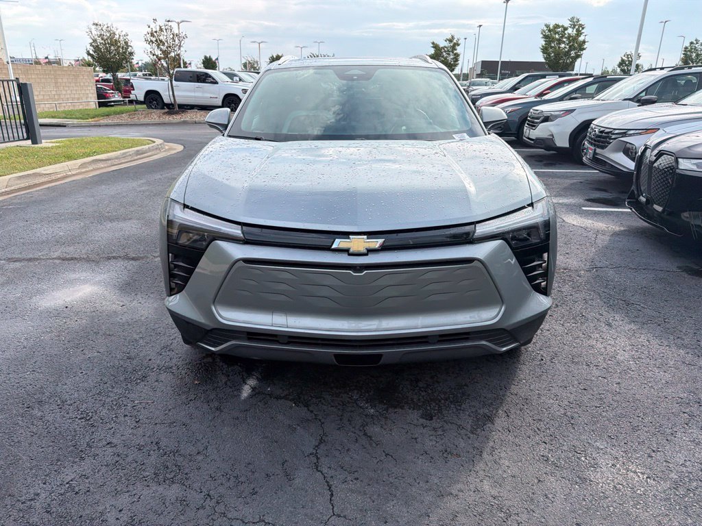 Used 2024 Chevrolet Blazer EV LT with VIN 3GNKDBRJ8RS215207 for sale in Kansas City