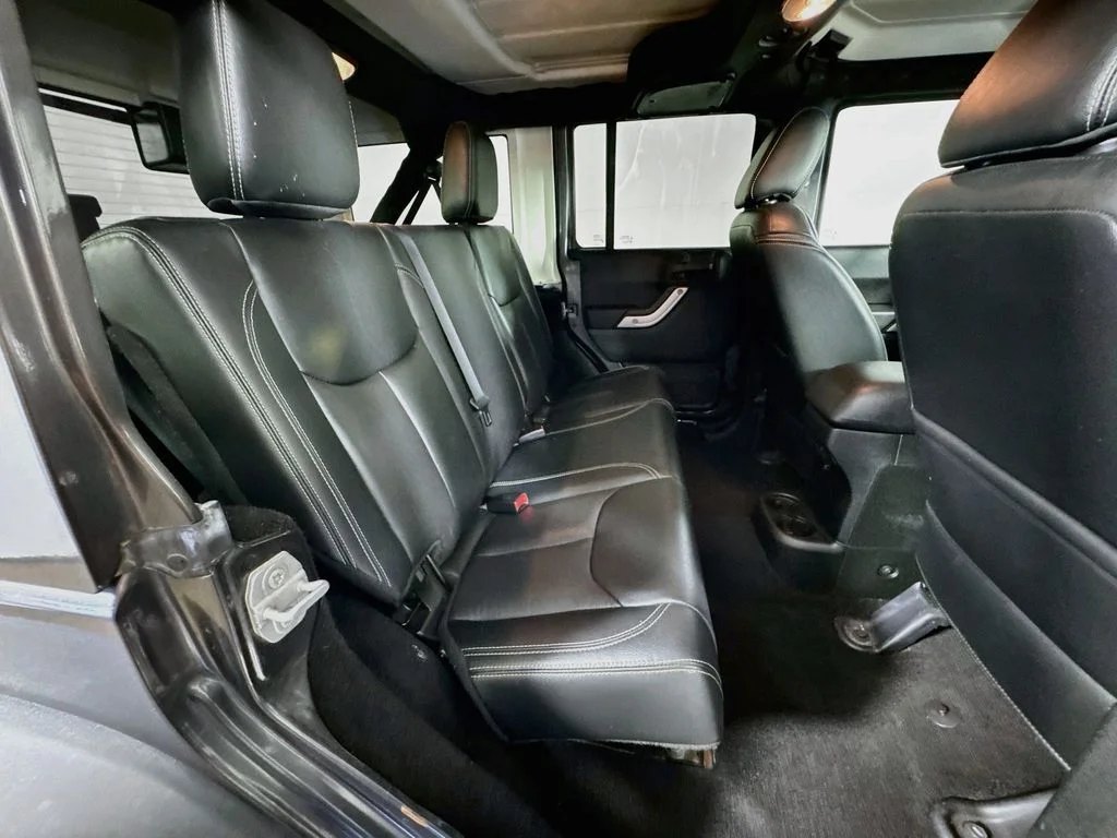Used 2017 Gray Jeep Unlimited Rubicon image 30