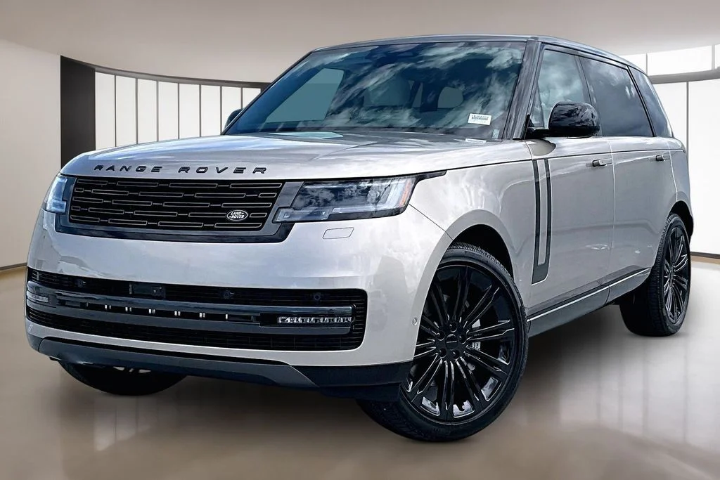 2026 Land Rover Range Rover 3.0 SE LWB 7's photo