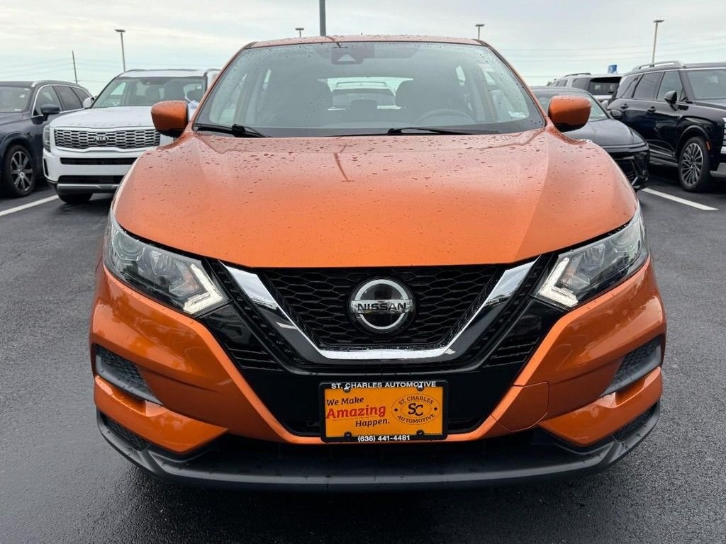 Used 2021 Orange Nissan S image 9
