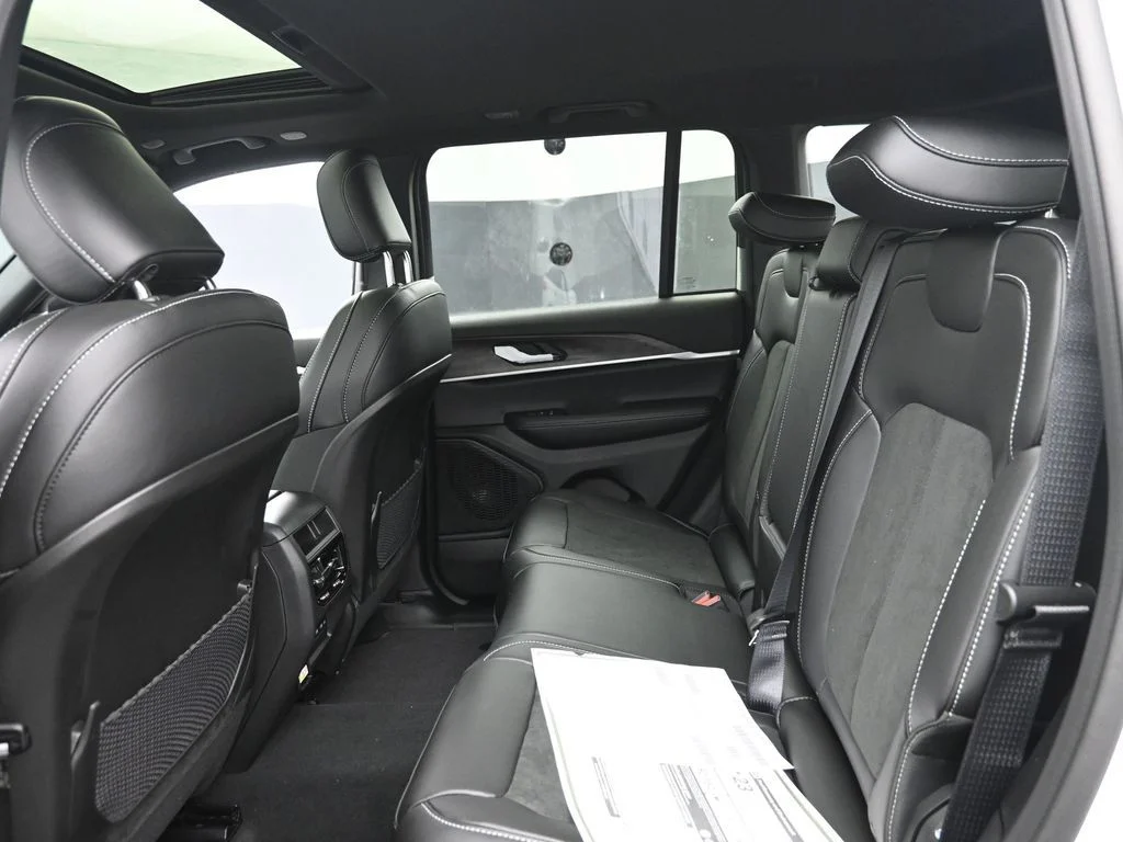 New 2026 White Jeep Altitude image 12