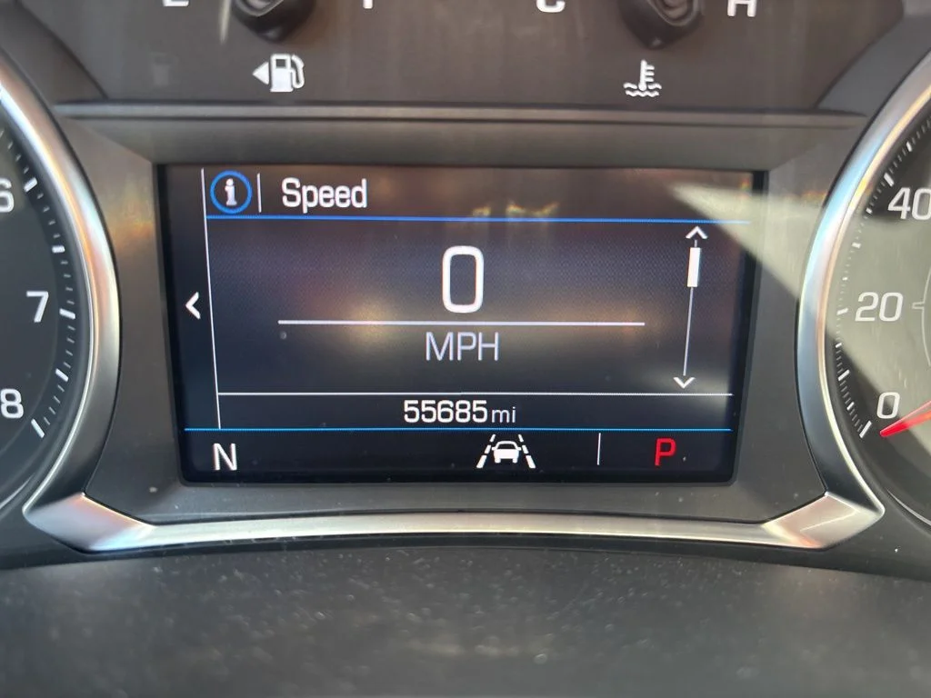 Used 2024 Summit White GMC SLE image 23