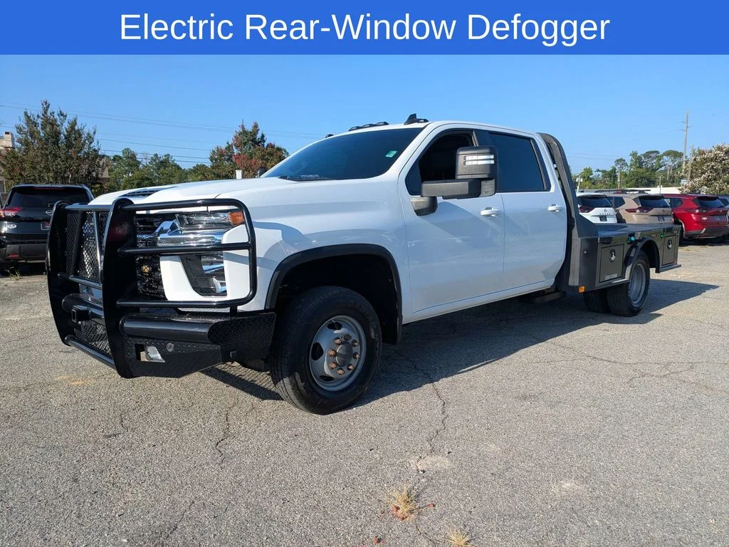 Used 2022 White Chevrolet LT image 7