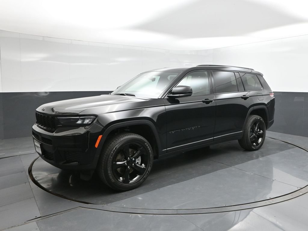 New 2025 Diamond Black Crystal Pearl-Coat Exterior Paint Jeep Altitude X image 34