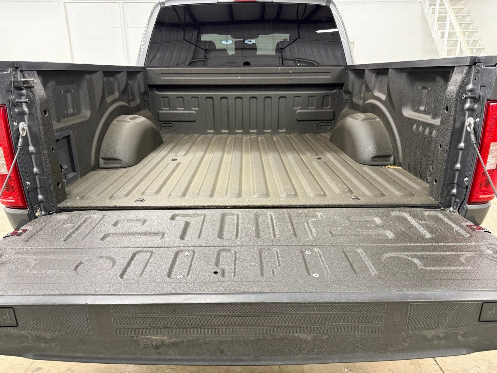 Used 2022 Gray Ford XLT image 8