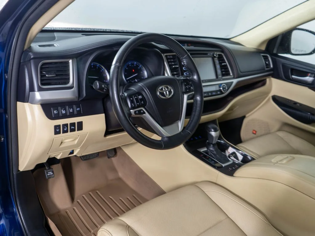 Used 2015 Blue Toyota Limited Platinum V6 image 15