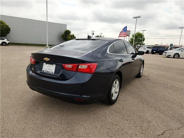 Used 2018 Blue Velvet Metallic Chevrolet LS w/1LS image 5