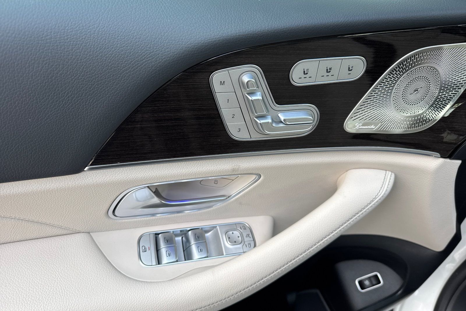 New 2026 Polar White Mercedes-Benz GLS 450 image 23