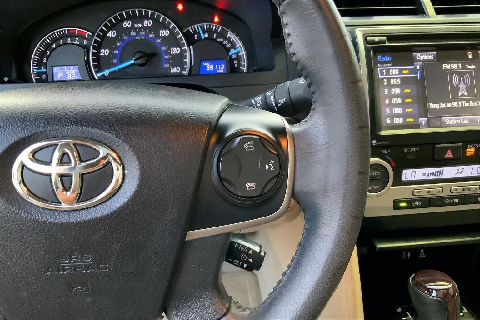 Used 2014 Blizzard Pearl Toyota XLE image 23