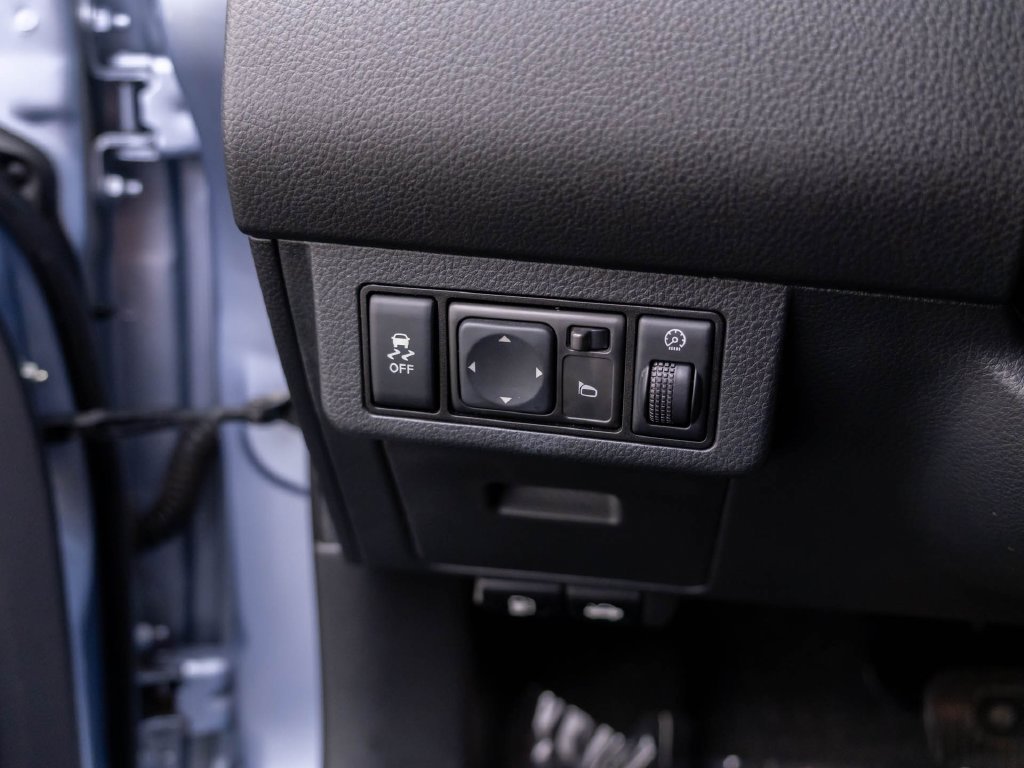 Used 2012 Arctic Blue Nissan 1.8 S image 21
