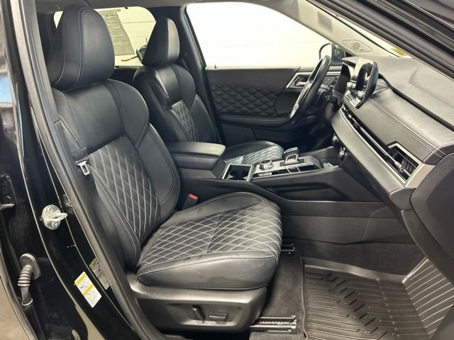 Used 2024 Black Diamond Mitsubishi SEL image 12