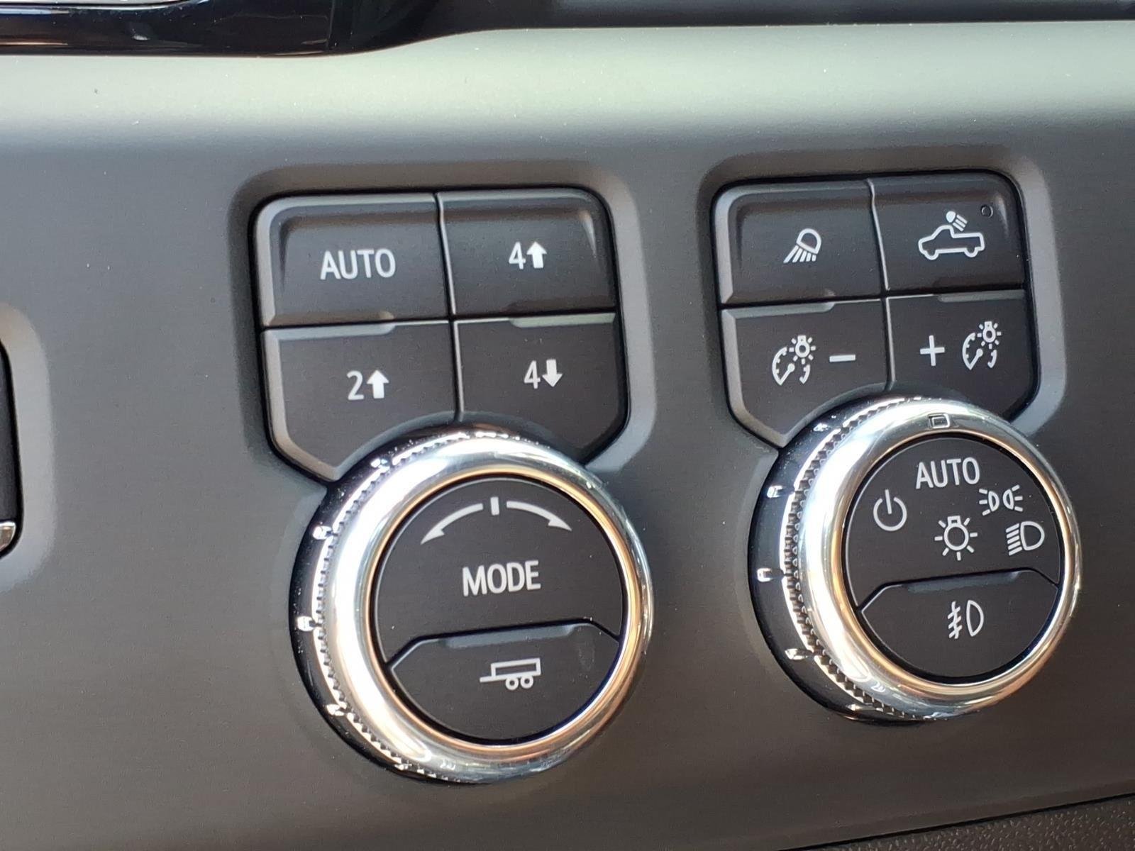 Used 2025 White Frost Tricoat GMC Denali Ultimate image 8