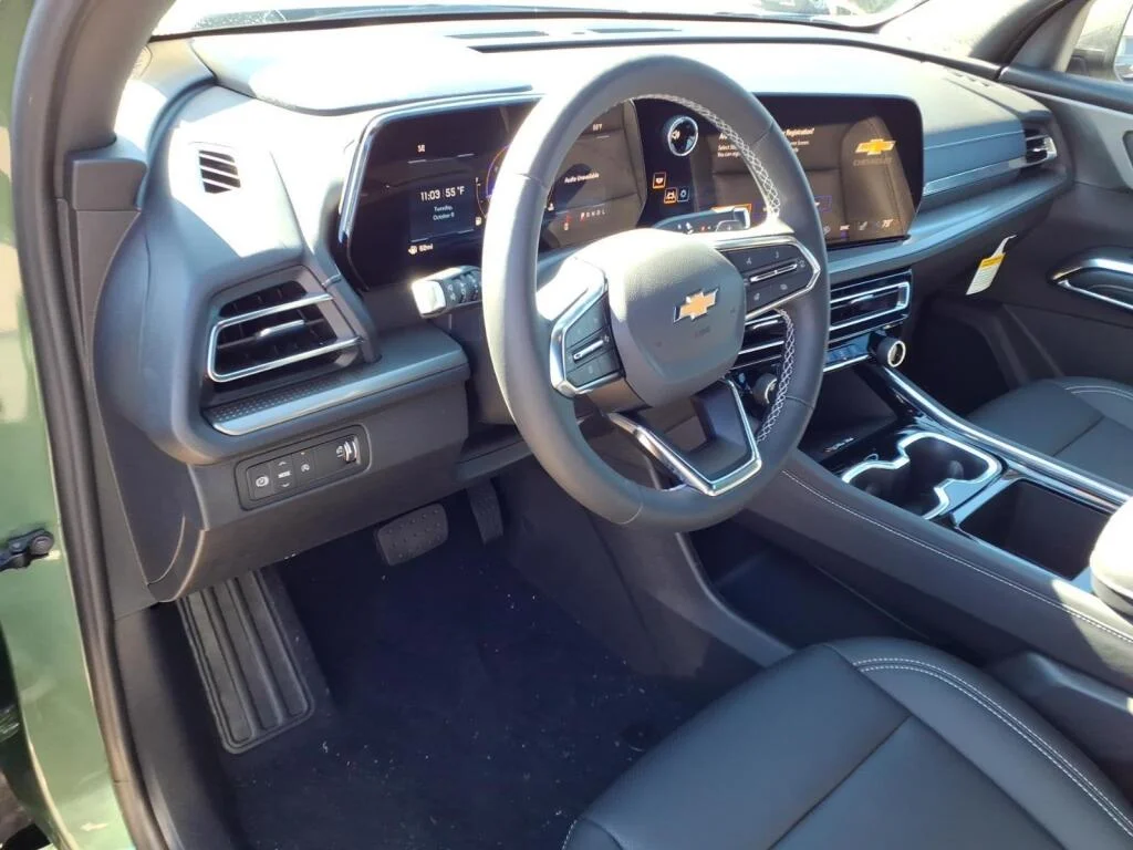 2027 Chevrolet Traverse LT - Photo 8