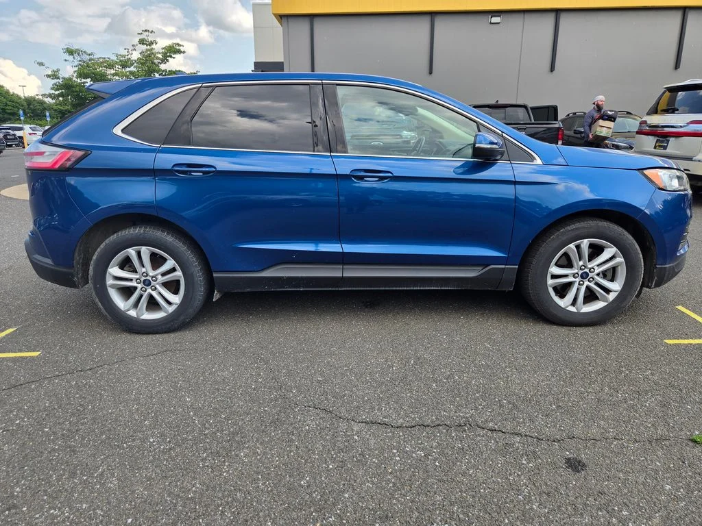 Used 2020 Blue Ford SEL image 8