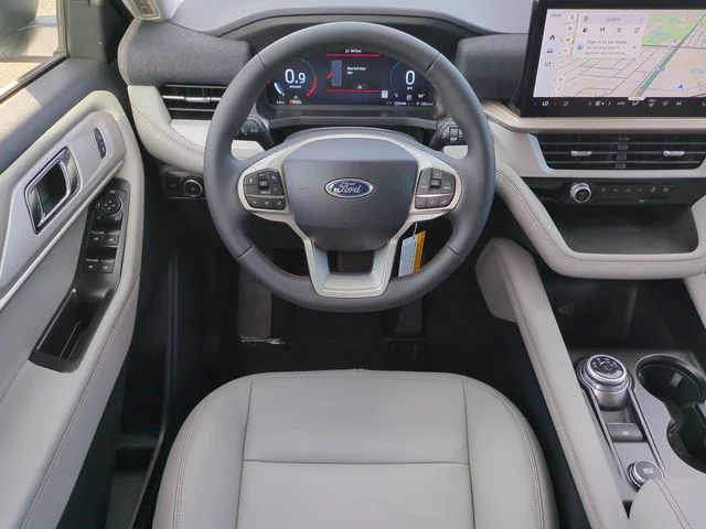 New 2026 Star White Metallic Tri-Coat Ford Active image 16