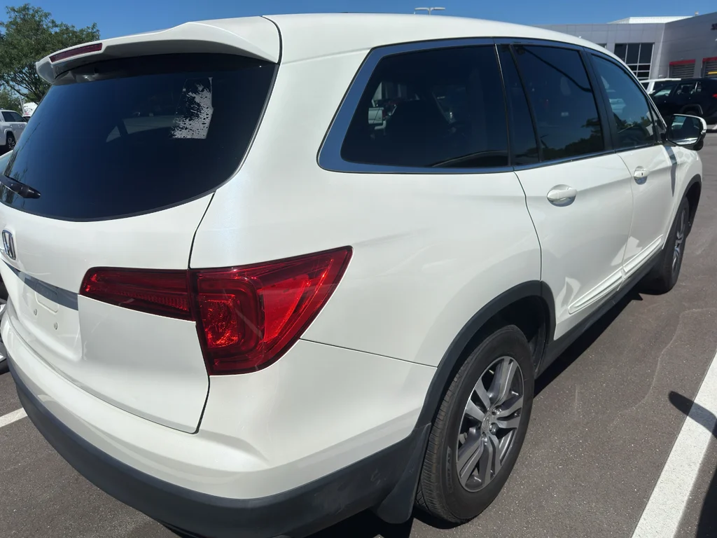 Used 2017 White Diamond Pearl Honda EX-L image 5
