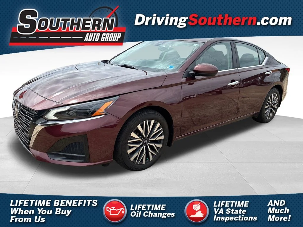 Used 2024 Red Nissan 2.5 SV image 1