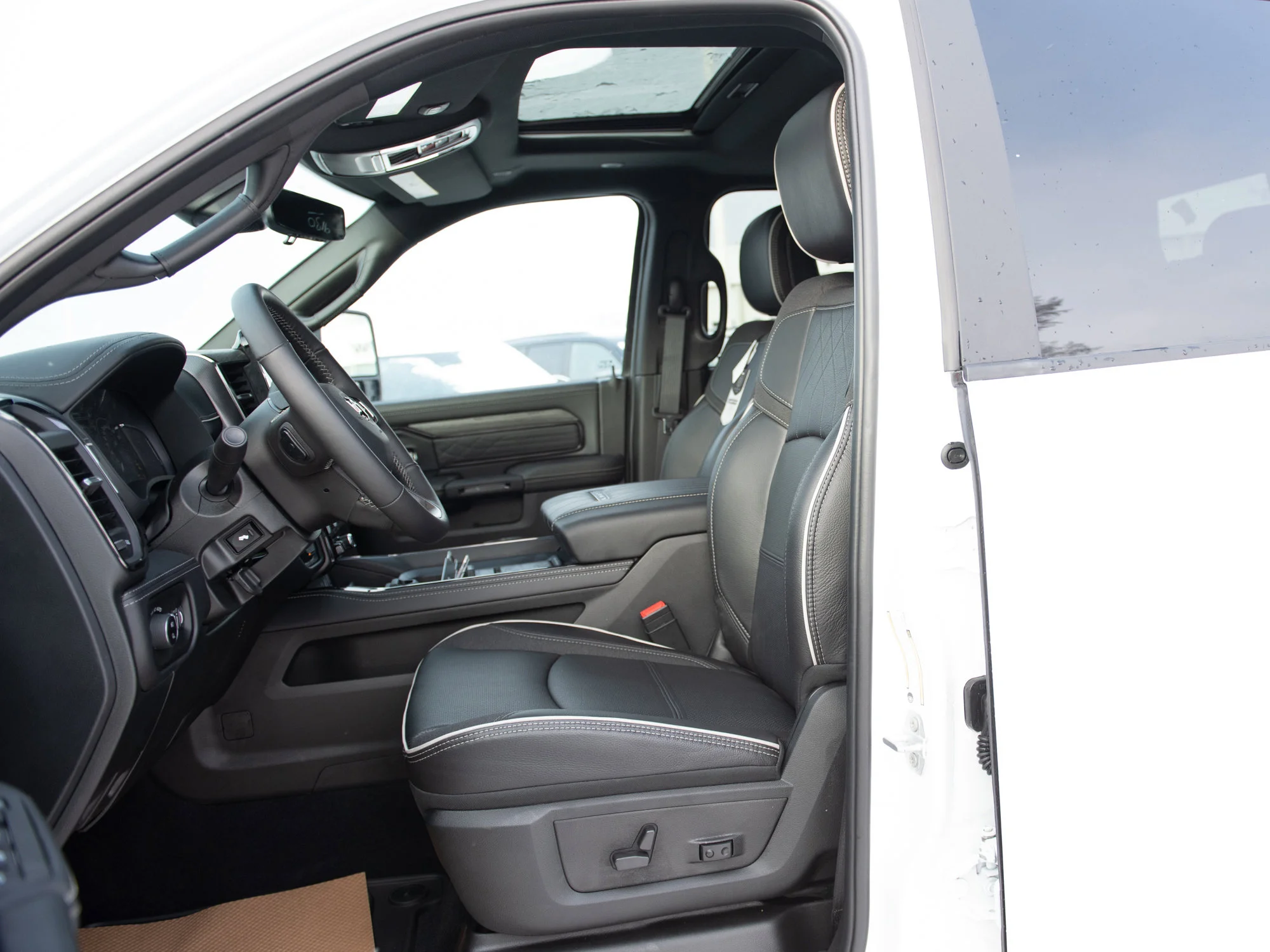 New 2026 White RAM Limited* image 25