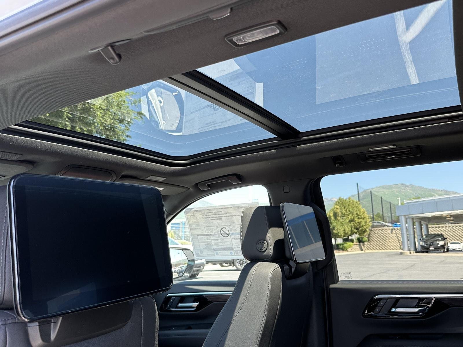 2026 Chevrolet Suburban Z71 - Photo 21